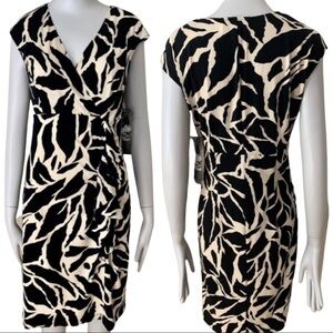 NWT DONNA RICCO Abstract Print Wrap Jersey Dress Cap Sleeve Black And Tan